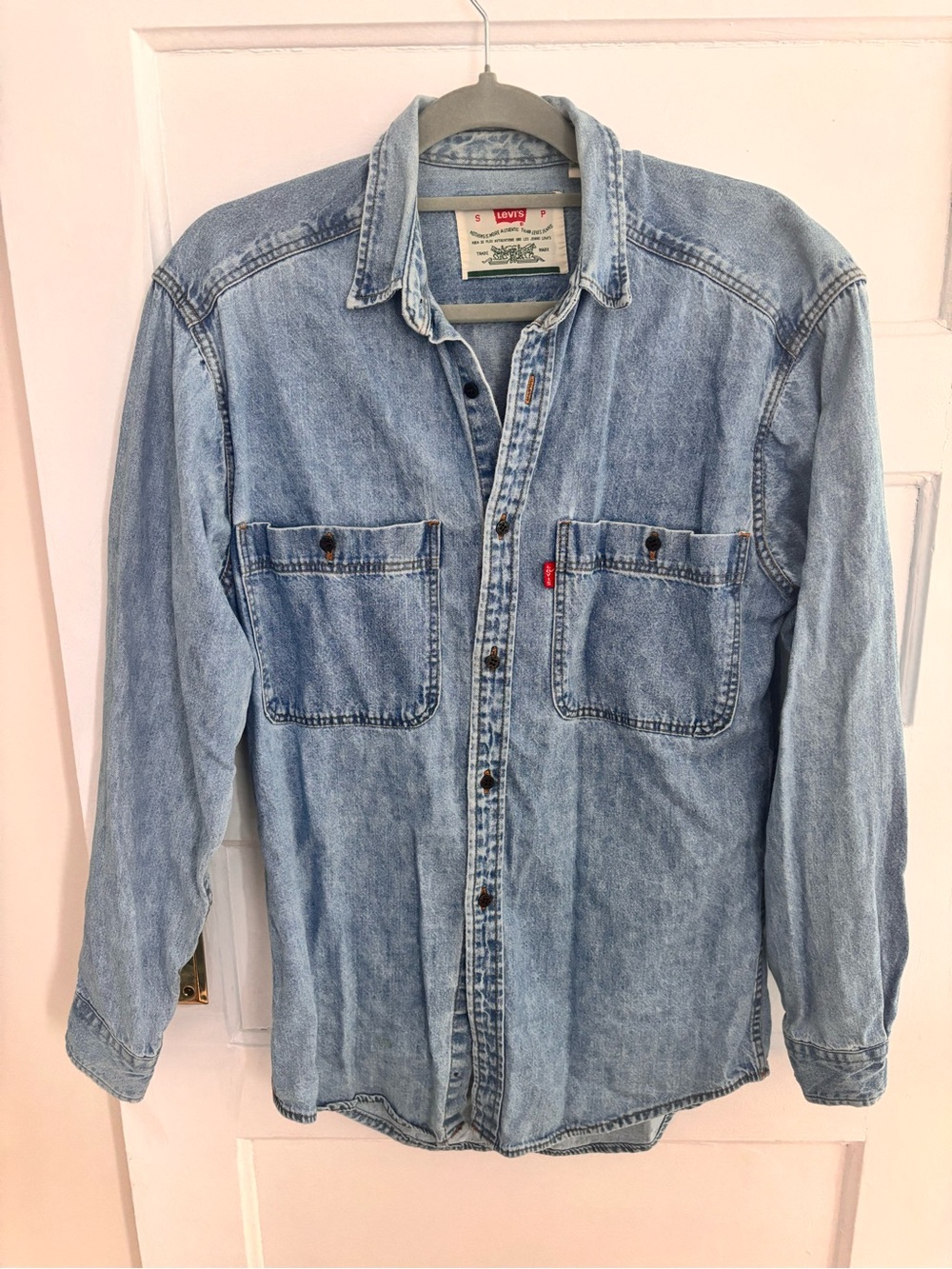 Levi's Men's Light Wash Blue Denim Button-Front Shirt